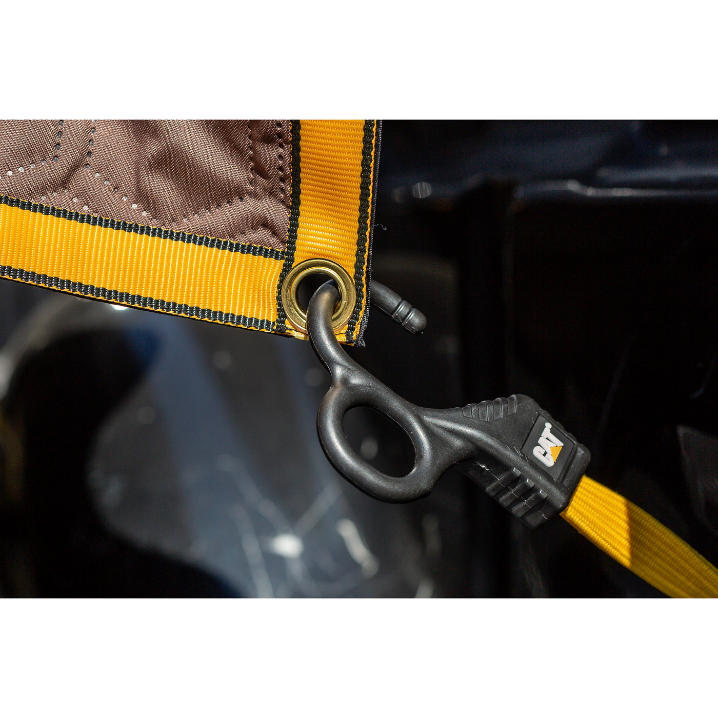 1 Pack 72 Inch x 80 Inch Water-Resistant Woven Utility Blanket